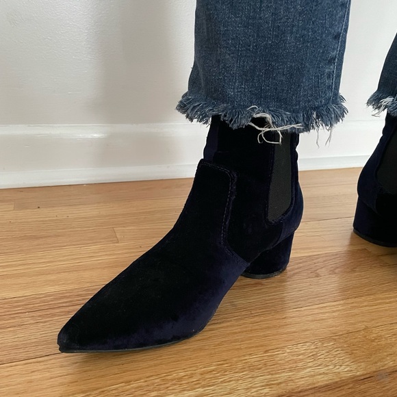 KENDALL & KYLIE royal blue velvet ankle boots in a womens size 5 - Picture 2 of 8